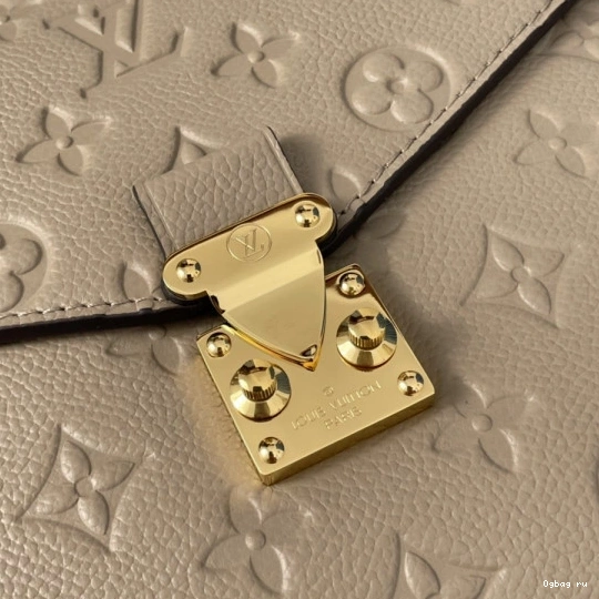POCHETTE VUITTON MÉTIS LOUIS 0813